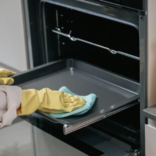 Przypalony piekarnik - jak wyczyścić go bez ostrej chemii?
